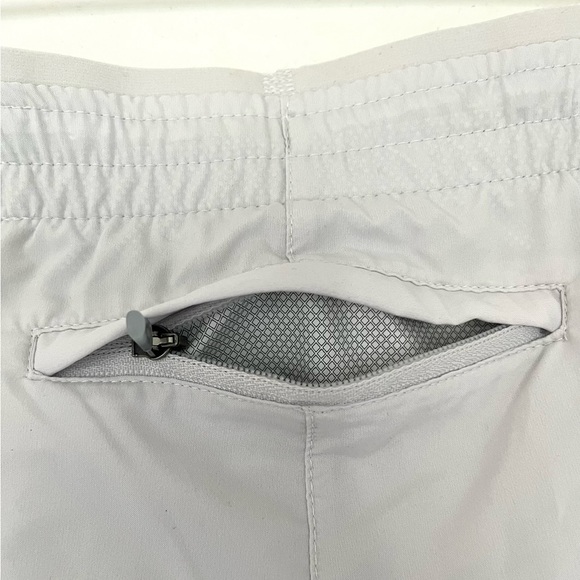 Like New- Drifit running skort with front flap - Picture 4 of 11